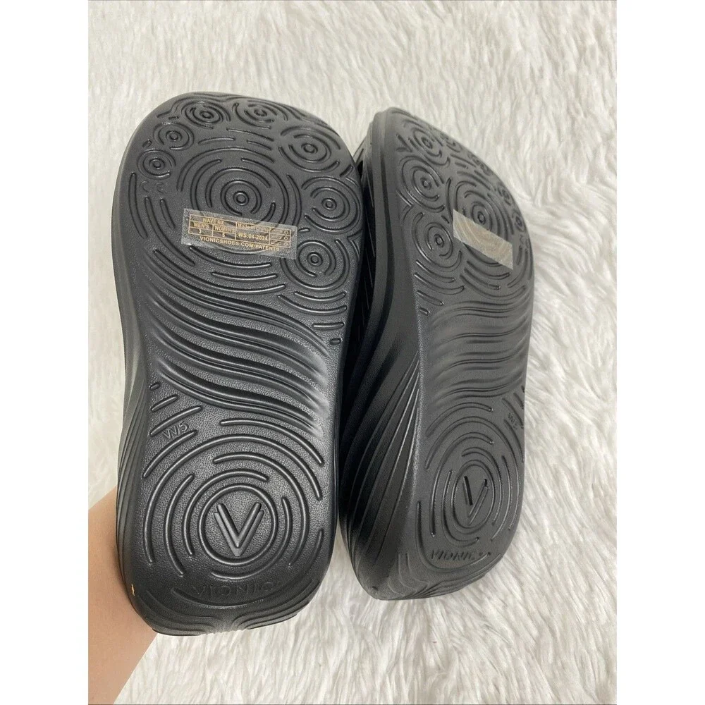 Vionic unisex clogs